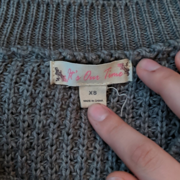 Sweater - Picture 4 of 4